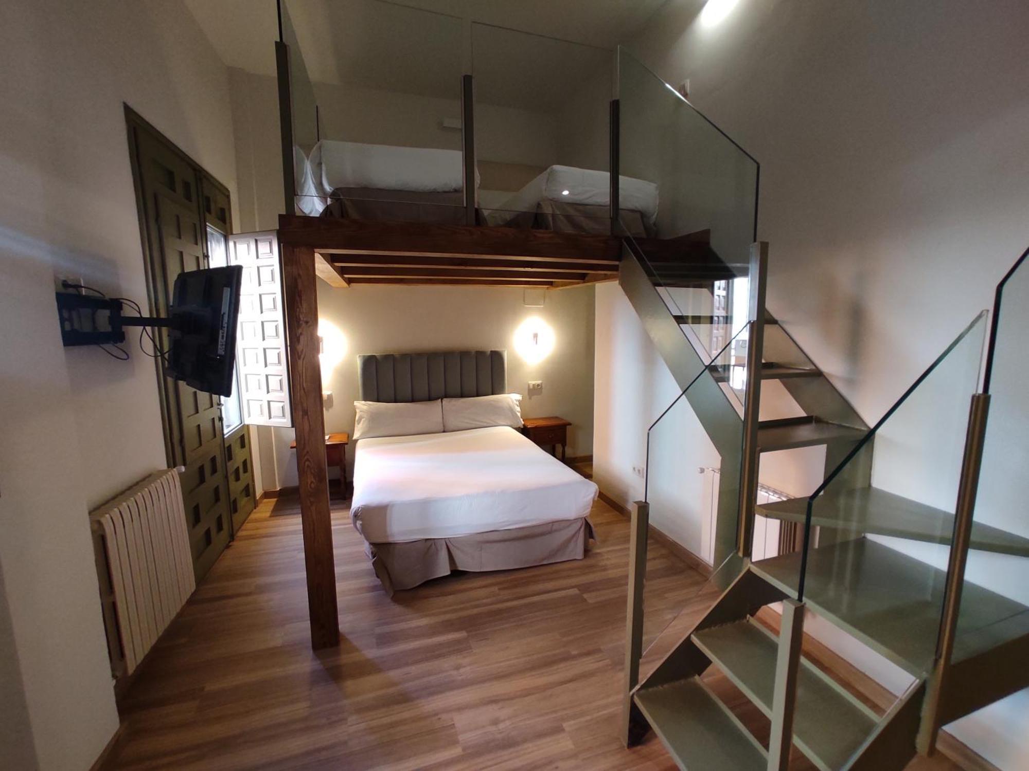 Hotel Leonor De Aquitania كوينكا المظهر الخارجي الصورة