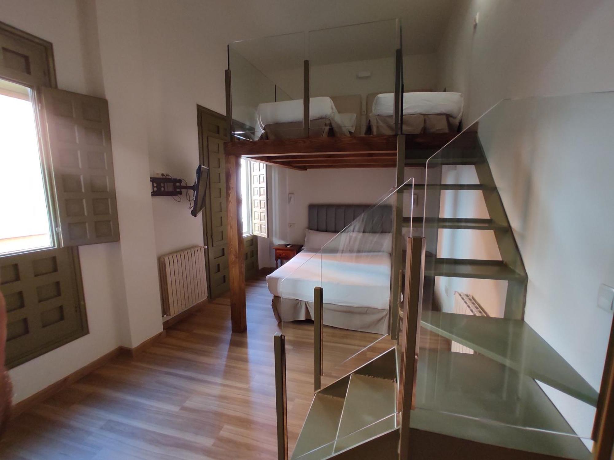 Hotel Leonor De Aquitania كوينكا المظهر الخارجي الصورة